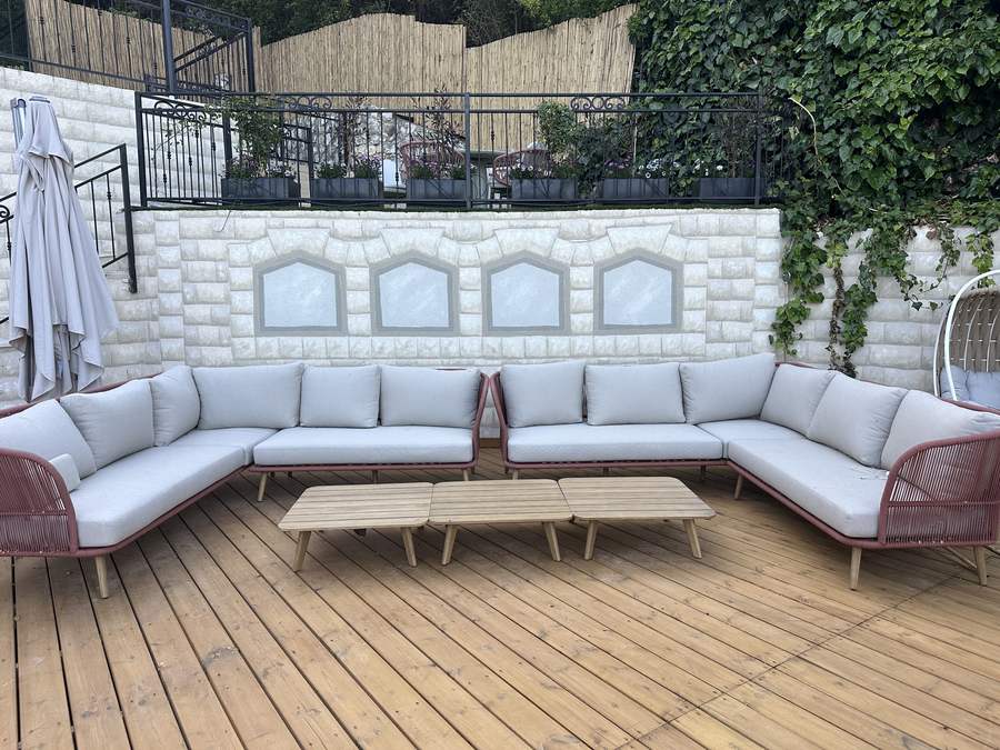 Deck lounge seating